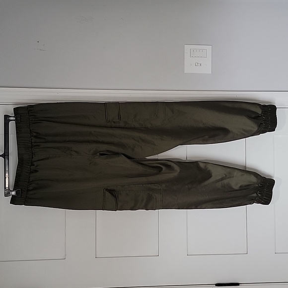 INC • Silky Satin Cargo Pants, Size M - Picture 4 of 6